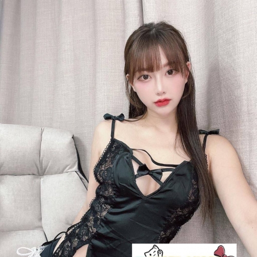 笑笑 164-D奶-25歲-45kg #清純又慾的氣質  讓人欲罷不能     身材前凸後翹 腰身纖細勾勒出完美的曲線