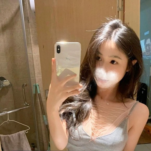 #中部 #台中 小萌 162cm 23歲 D罩杯 擁有白皙皮膚✨和凹凸有致的好身材🔥，每個角度都