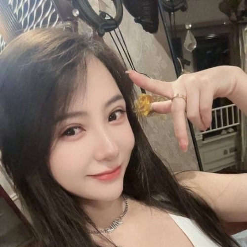 ❤️子璐  162cm C+ 44 25歲 ❤️ #妖妖台中彰化推薦 美容師  氣質溫柔 性慾很強 綫條