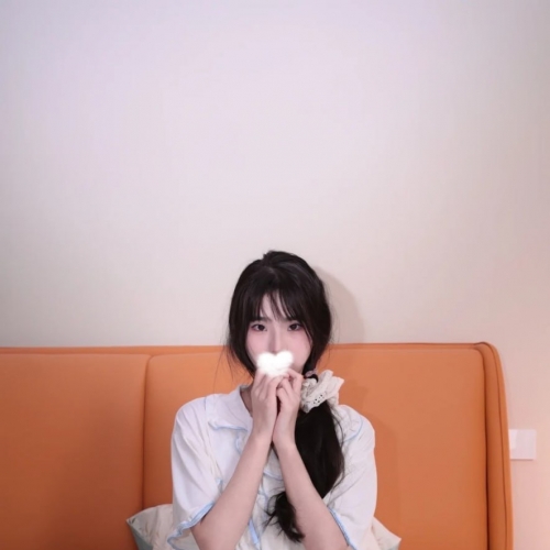 ❤️ 馨馨 157-18歲-B奶-40kg ❤️ #妖妖台中彰化推薦 #青春感學生|#超嫩女高生🔥 💋 青春無敵！可愛氣質型，聲音甜美，讓人酥麻！ 💋 纖瘦有料，皮膚白嫩，重點是天然白虎，超稀有！ 💋 翹課出來兼職，就是想跟哥哥約會、一起玩！ 💦 妹妹緊緻又鮮甜，保證讓你愛不釋手！