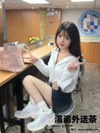 果果 152 A 18歲 42kg 特殊：貧乳嬌小幼齒可愛清純