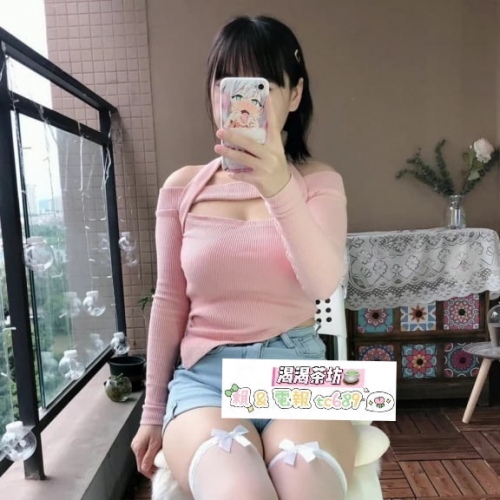 #肉感萌妹系列 文怡 160  E-F+ 21歲 50kg 從小因為身材肉肉很自卑  也沒什麽朋友 逐漸