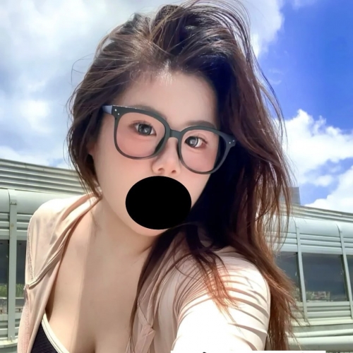 紫棋  163/48/E/27   這裡有位肉肉妹，看起來肉肉的她，卻是水多火熱，尤其在服務上非