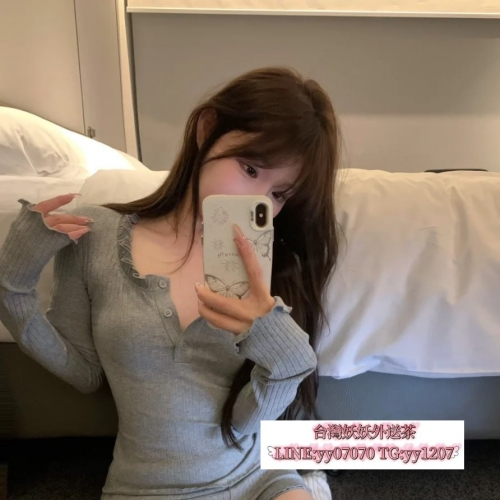 ☺️小甜甜 160cm 46kg C 22歲 ☺️ #妖妖南部推薦 #骨感正妹  喜歡親親抱抱摸摸 可愛