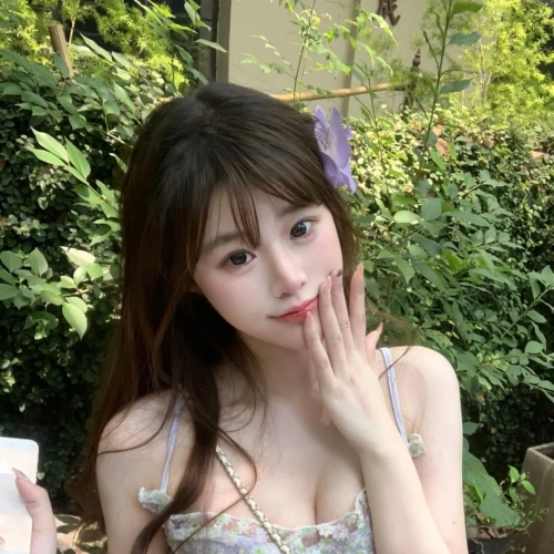 ❤️ 緹兒  163.D奶.25歲.48kg  甜美清純長髮妹 紫色碎花裙緊貼豐滿胸型與翹臀 水汪汪